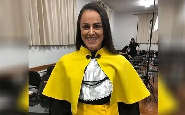Mulher morre após ser esfaqueada pelo ex