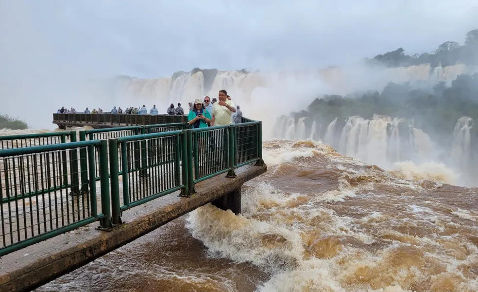 Vazão atinge 9 milhões de litros de água por segundo