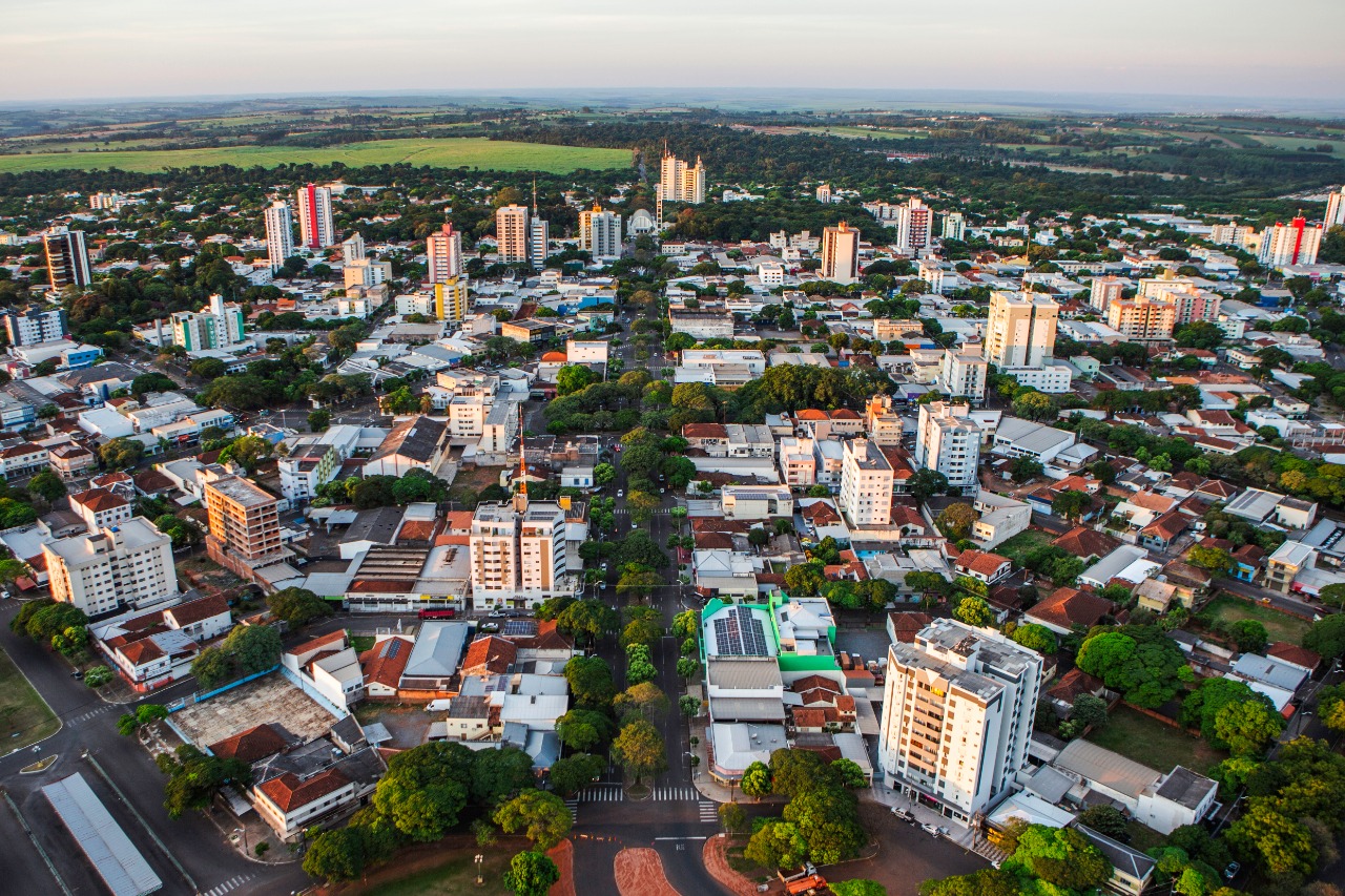 A iniciativa é voltada à população economicamente vulnerável dos municípios de Cianorte, Jussara, Japurá, Cidade Gaúcha, Tapejara, Terra Boa, São Tomé, Indianópolis e Rondon. Para solicitar 1° e 2° via do Registro Geral (RG) e serviços de resolução de conflitos na área de família, o interessado precisa agendar previamente.